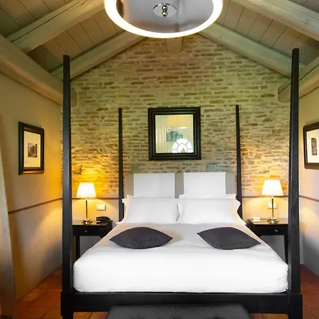 Relais D'amelia Hotel