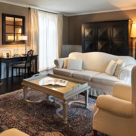 Relais D'amelia Hotel