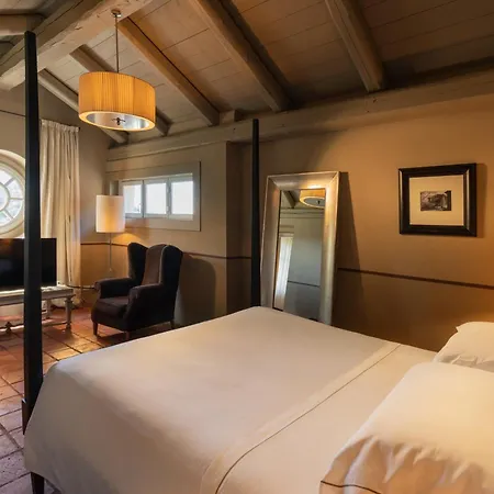 Relais D'amelia Hotel 4*